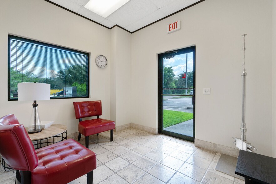 More Photos Of 5119 Hiltonview Rd, Houston Warehouse For Lease