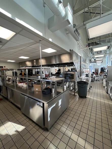 More Photos Of 4 Science Park, New Haven Office For Lease