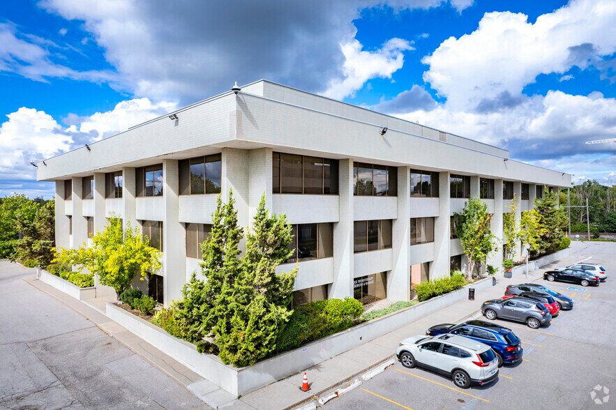 More Photos Of 885 Don Mills Rd, Toronto Office For Lease