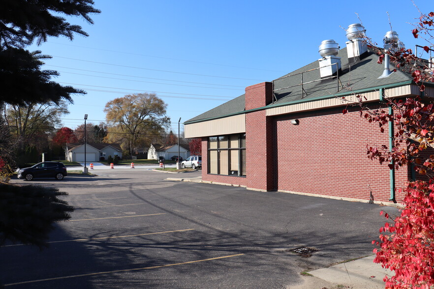 More Photos Of 46346-46370 Dequindre Rd, Shelby Township Storefront For Lease