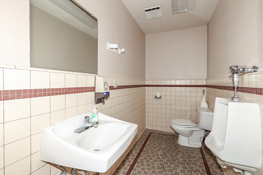 More Photos Of 5320 State Highway 49, Mariposa Office Residential For Sale