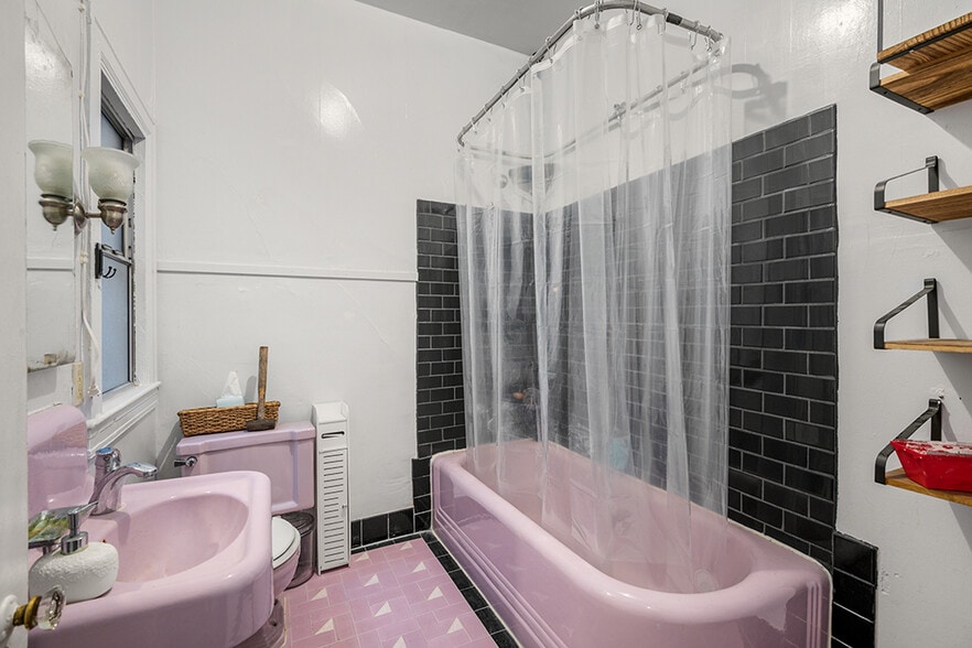 More Photos Of 2874-2882 Telegraph ave, Oakland Apartments For Sale