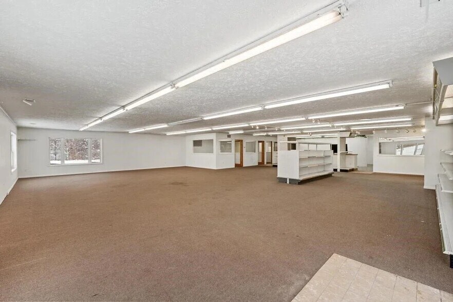 More Photos Of 9821 N US Highway 31, Ellsworth Showroom For Sale