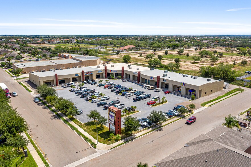 More Photos Of 901 Travis St, Mission General Retail For Sale