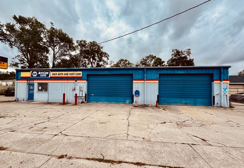 Primary Photo Of 6211 Blanding Blvd, Jacksonville Auto Repair For Lease