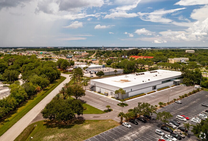 More Photos Of 3051 Tech Dr, Saint Petersburg Warehouse For Sale