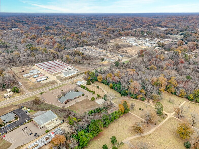 More Photos Of 6889 Paxton Rd, Vicksburg Office For Sale