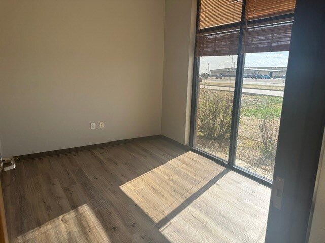 More Photos Of 100 Success Blvd, Dumas Flex For Lease