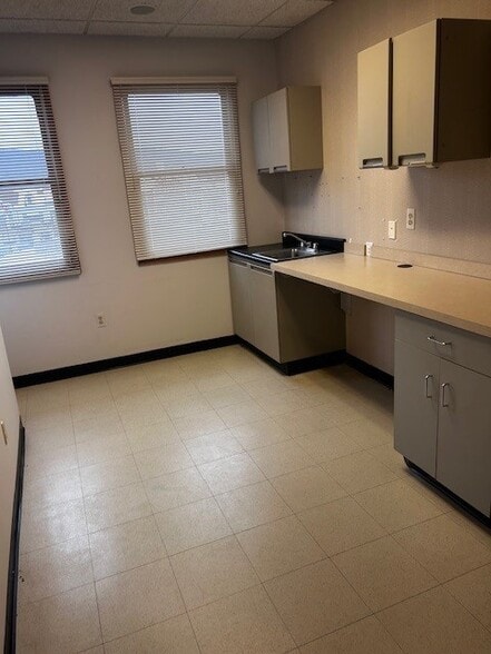 More Photos Of 59 E Mill Rd, Long Valley Office For Sale