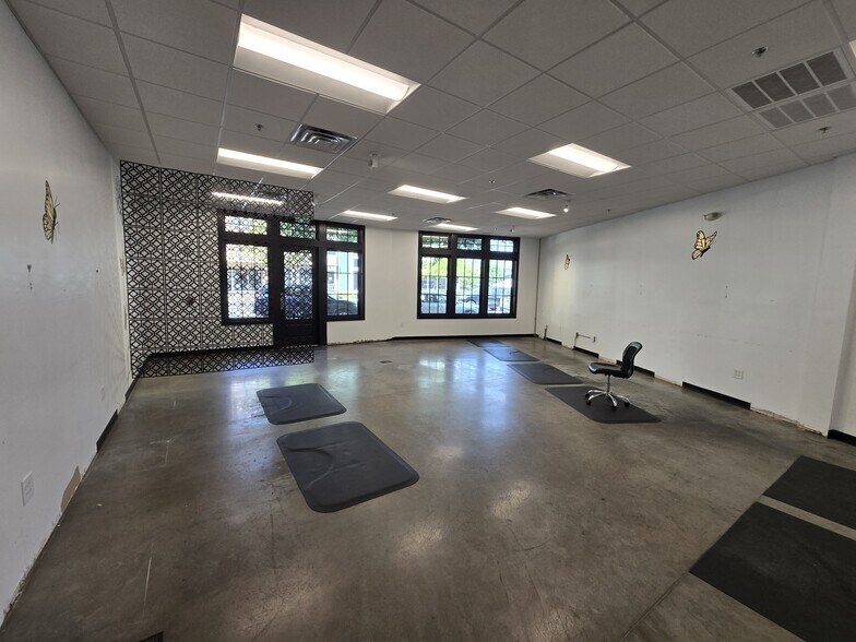 More Photos Of 141-151 Thomas Green Blvd, Clemson Unknown For Lease