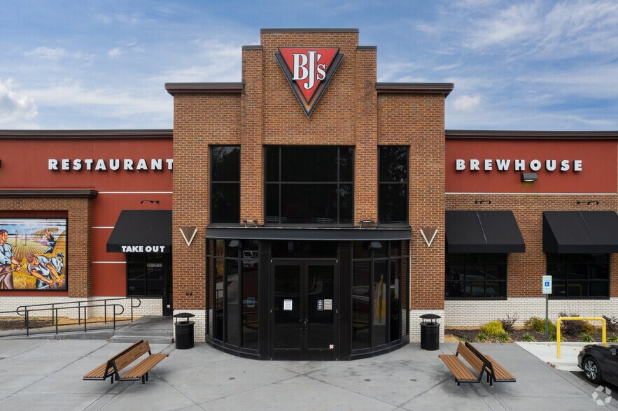 More Photos Of 202 Towne Center West Blvd, Richmond Unknown For Lease