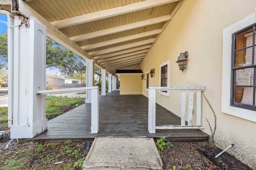 More Photos Of 10511 Main St, Thonotosassa Religious Facility For Sale