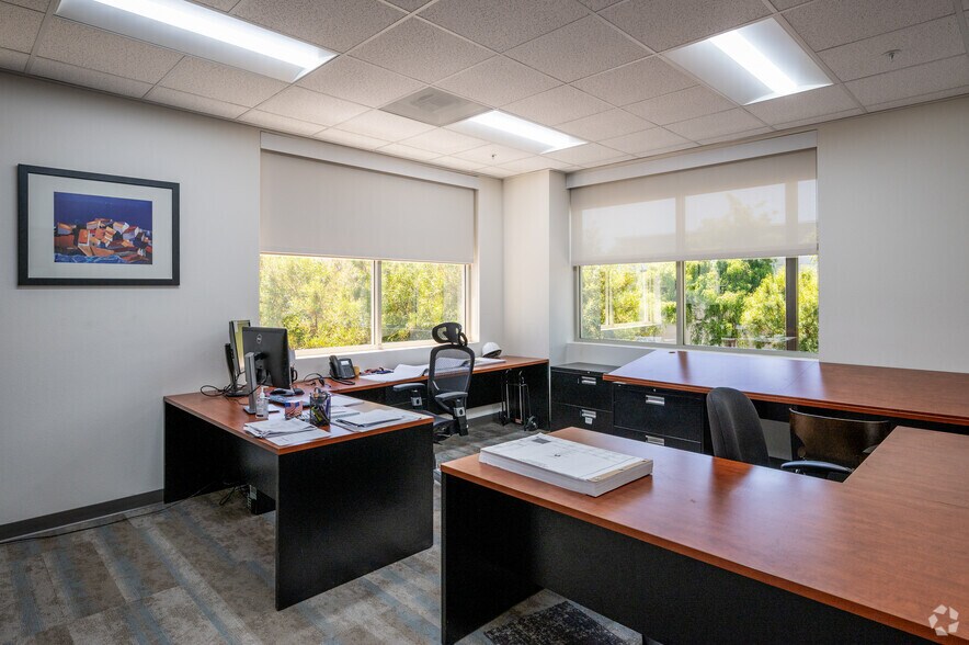 More Photos Of 1124 Bristol St, Costa Mesa Office For Sale