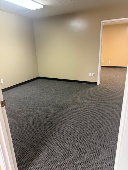 More Photos Of 3937 Alken St, Bakersfield Warehouse For Lease