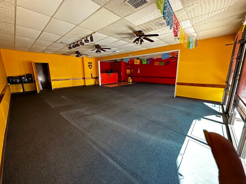 More Photos Of 210 W Fairmont Pky, La Porte General Retail For Lease