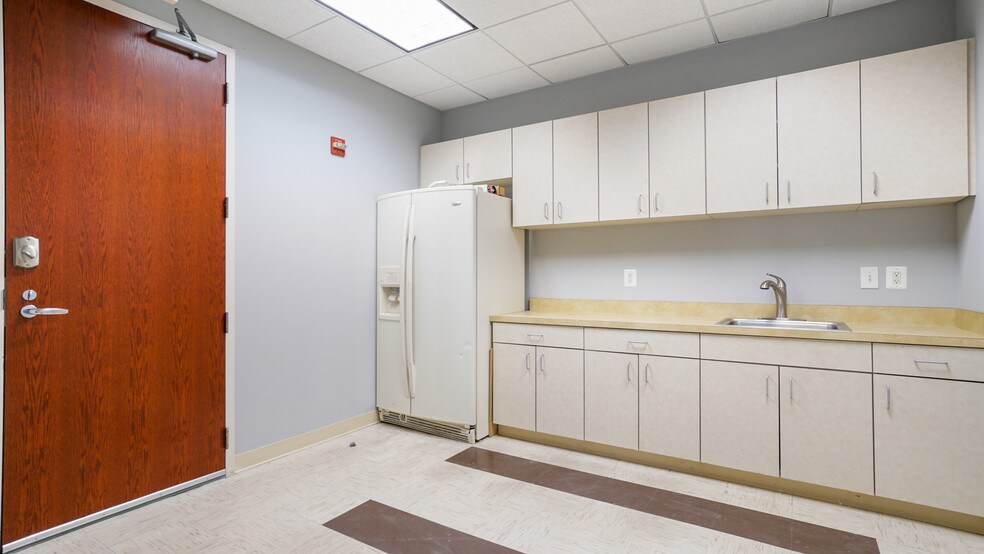 More Photos Of 9161 Liberia Ave, Manassas Medical For Lease