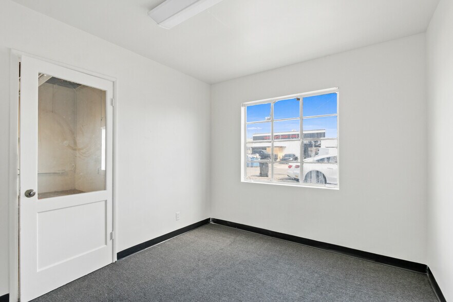 More Photos Of 11592 Anabel, Garden Grove Service For Sale