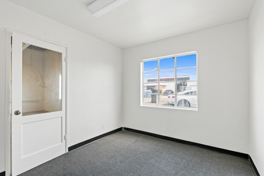 More Photos Of 11592 Anabel, Garden Grove Service For Sale