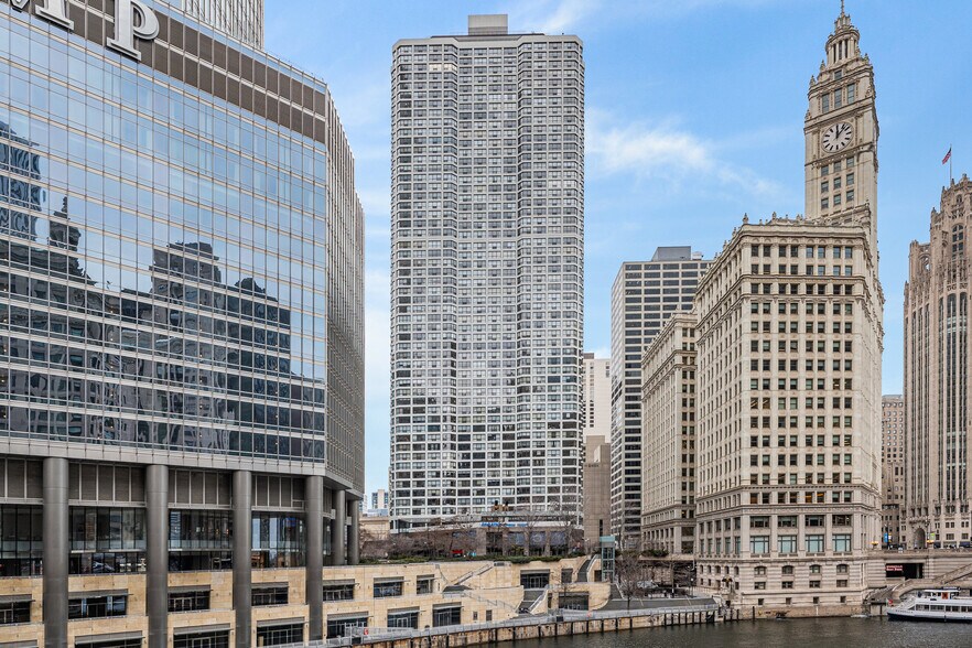 Primary Photo Of 405 N Wabash Ave, Chicago Office For Sale
