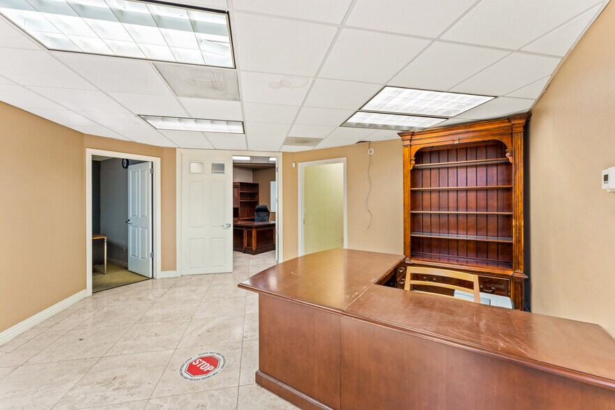 More Photos Of 2701-2715 Saturn St, Brea Light Distribution For Sale