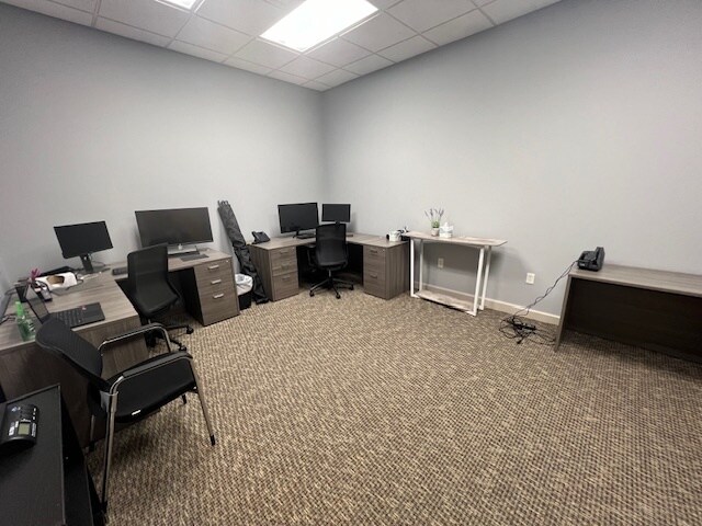 More Photos Of 960-988 Trinity Rd, Raleigh Light Distribution For Lease