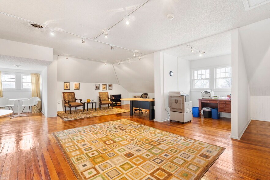 More Photos Of 1201 E Walnut St, Springfield Loft Creative Space For Sale