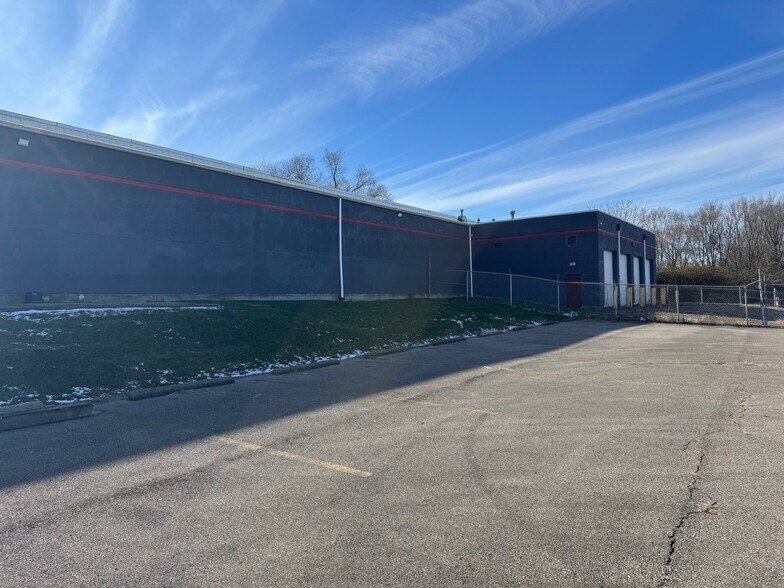 More Photos Of 131 N Hedges St, Dayton Warehouse For Sale
