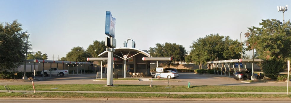 Primary Photo Of 13310 W Little York Rd, Houston Fast Food For Lease