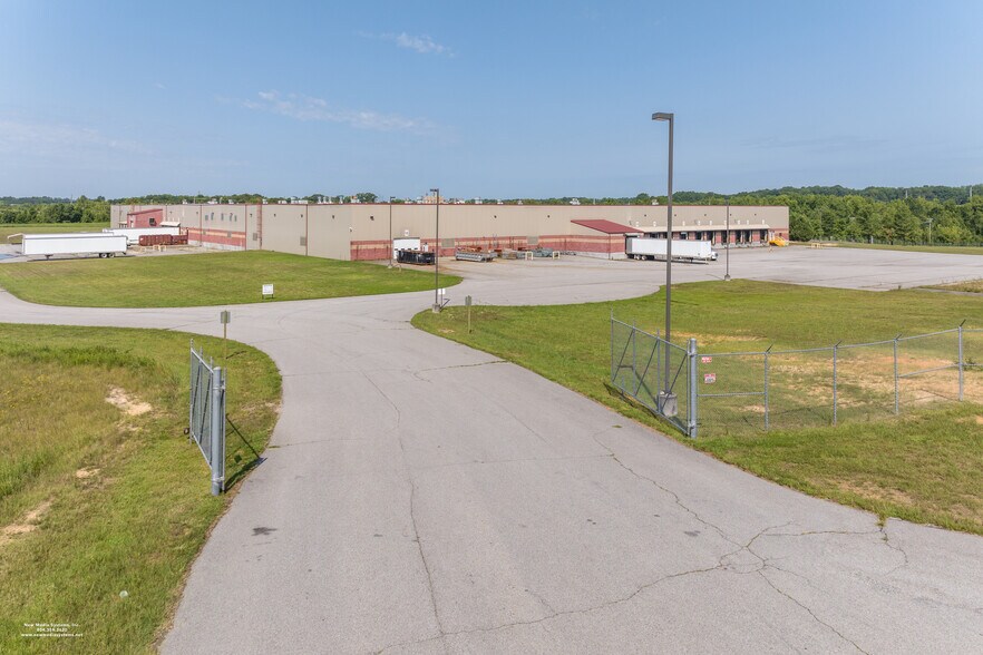 More Photos Of 2000 Cane Creek Pky, Ringgold Manufacturing For Sale