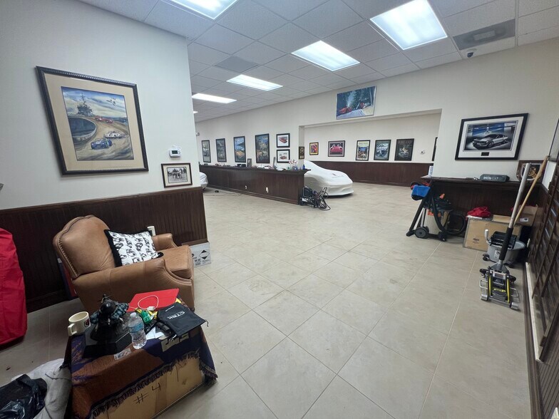 More Photos Of 212 N U.S. Hwy 1, Tequesta Warehouse For Sale