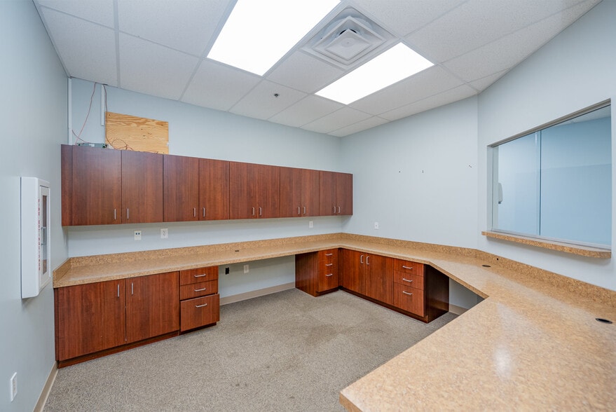More Photos Of 7760 W VOA Park Dr, West Chester Medical For Lease
