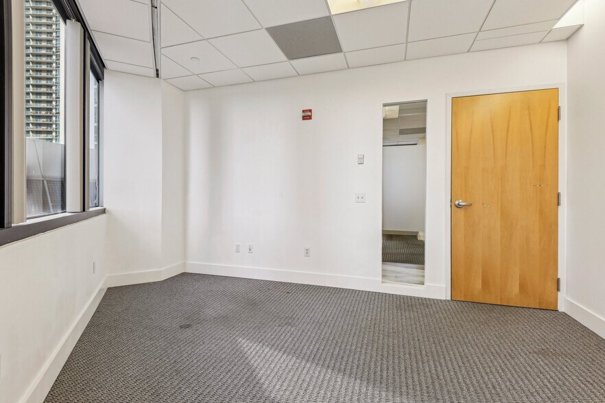 More Photos Of 1200 Brickell Ave, Miami Office For Sale