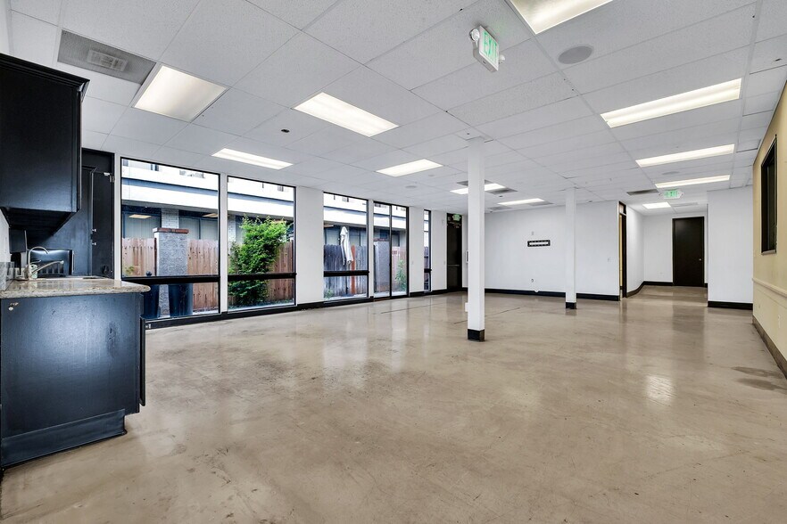 More Photos Of 550 N Golden Circle Dr, Santa Ana Office For Lease