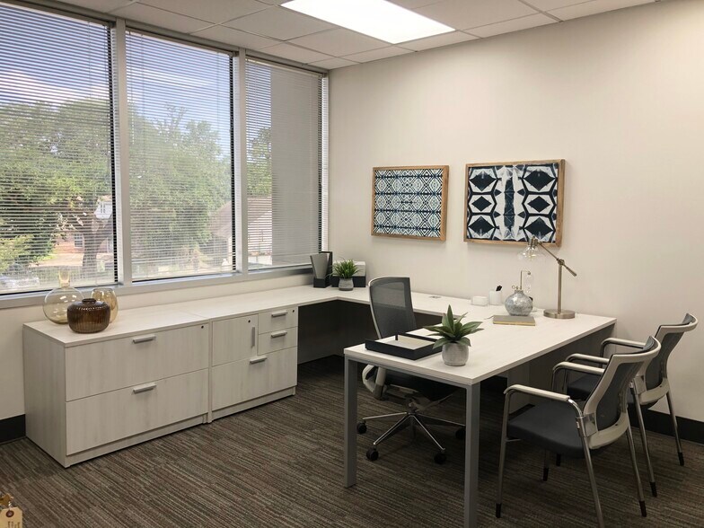 More Photos Of 3029 S Sherwood Forest Blvd, Baton Rouge Office For Sale