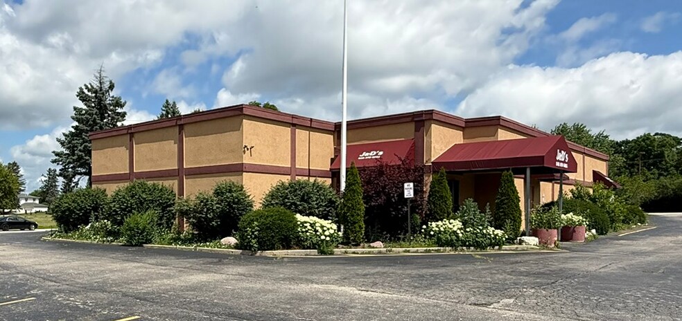 Primary Photo Of 26400 N Rand Rd, Wauconda Restaurant For Sale