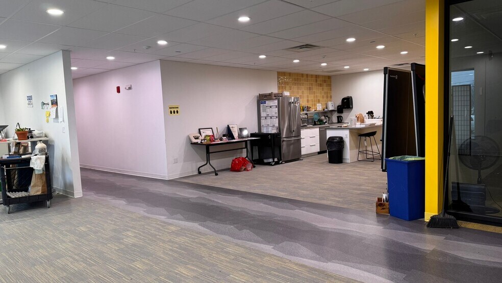 More Photos Of 95-97 Darling Ave, South Portland Office For Sale