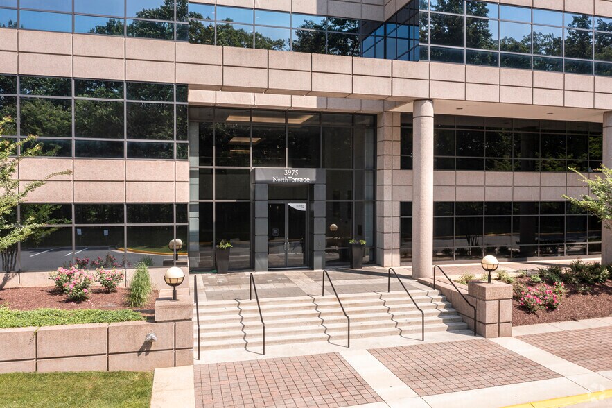 More Photos Of 3975 Fair Ridge Dr, Fairfax Office For Lease