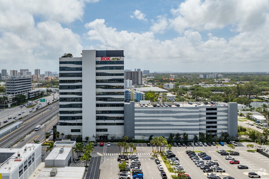 More Photos Of 19790 W Dixie Hwy, Aventura Office For Lease
