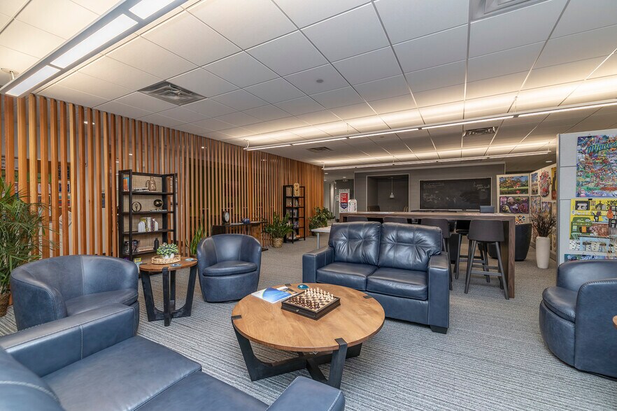 More Photos Of 600-660 W Saint Germain St, Saint Cloud Freestanding For Sale