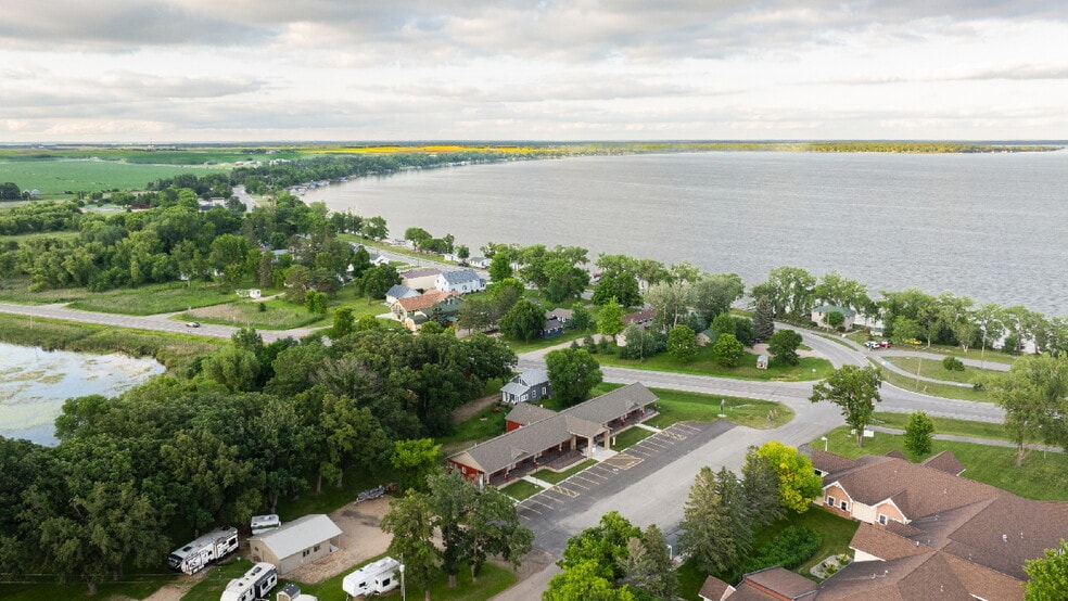 More Photos Of 102 Glenhaven Dr, Battle Lake Hospitality For Sale