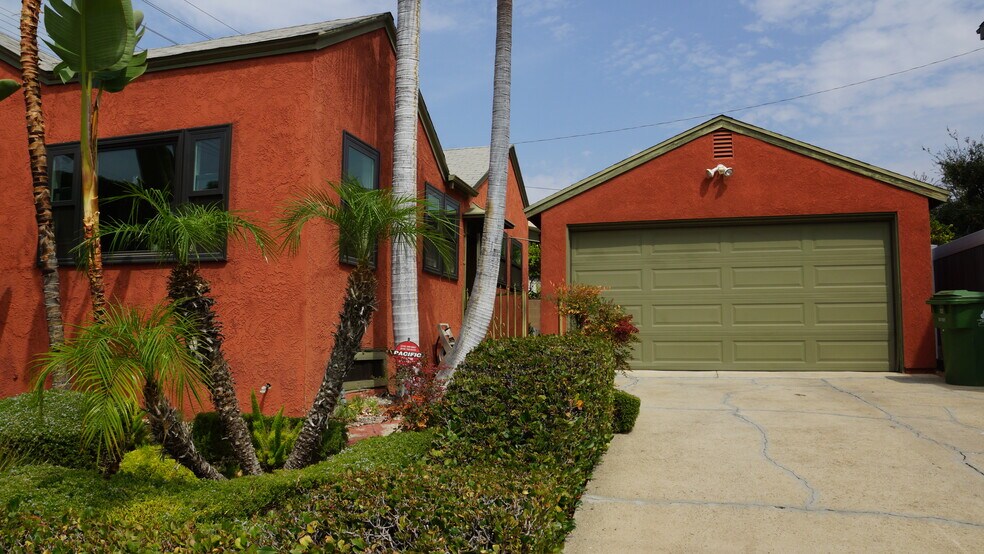 More Photos Of 1850-1854 Hillhurst Ave, Los Angeles Restaurant For Sale