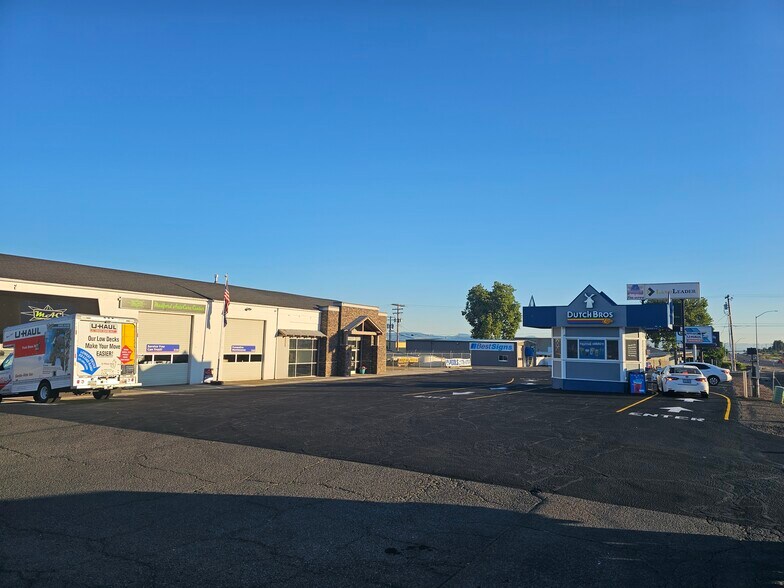 More Photos Of 3811 Crater Lake Hwy, Medford Warehouse For Sale