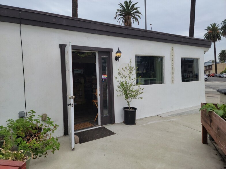 More Photos Of 702 Cedar Ave, Long Beach Storefront Retail Residential For Sale