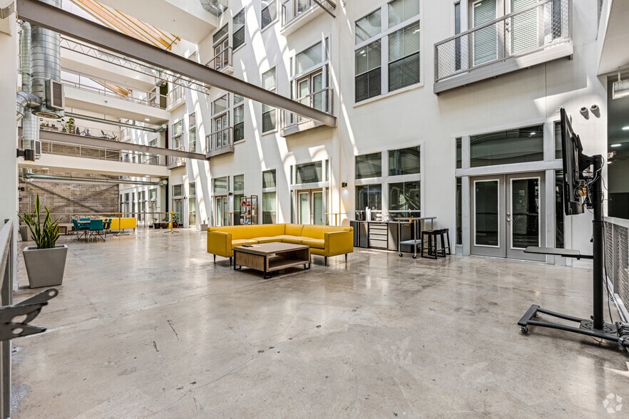 More Photos Of 1403 Slocum St, Dallas Apartments For Lease