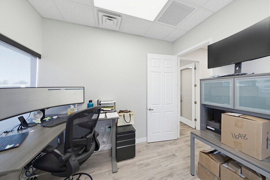 More Photos Of 349 Lake Havasu Ave S, Lake Havasu City Office For Sale