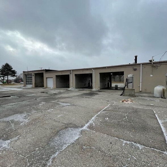 More Photos Of 30544 Grand River Ave, Farmington Hills Carwash For Sale