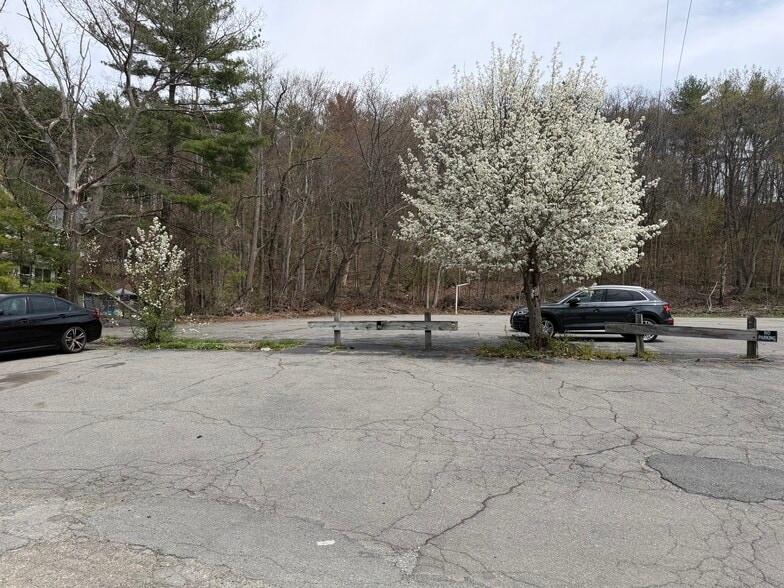 More Photos Of 355 June St, Worcester Office For Lease