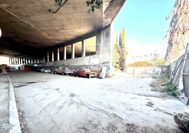 More Photos Of 3001 Delay Dr, Los Angeles Land For Lease