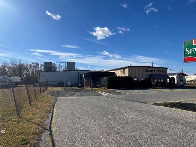 Primary Photo Of 960 Creek Rd, Bellmawr Food Processing For Lease