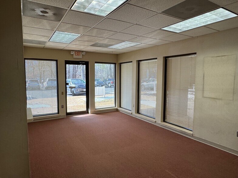 More Photos Of 9200-9220 Forest Hill Ave, Richmond Medical For Lease